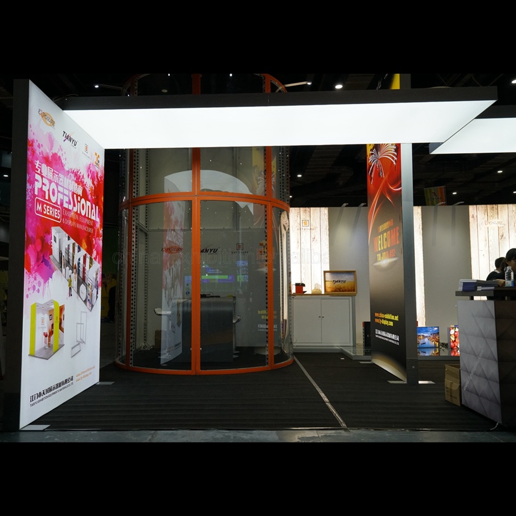 Nuovo design personalizzato per stand espositivo con insegna LED e logo aziendale