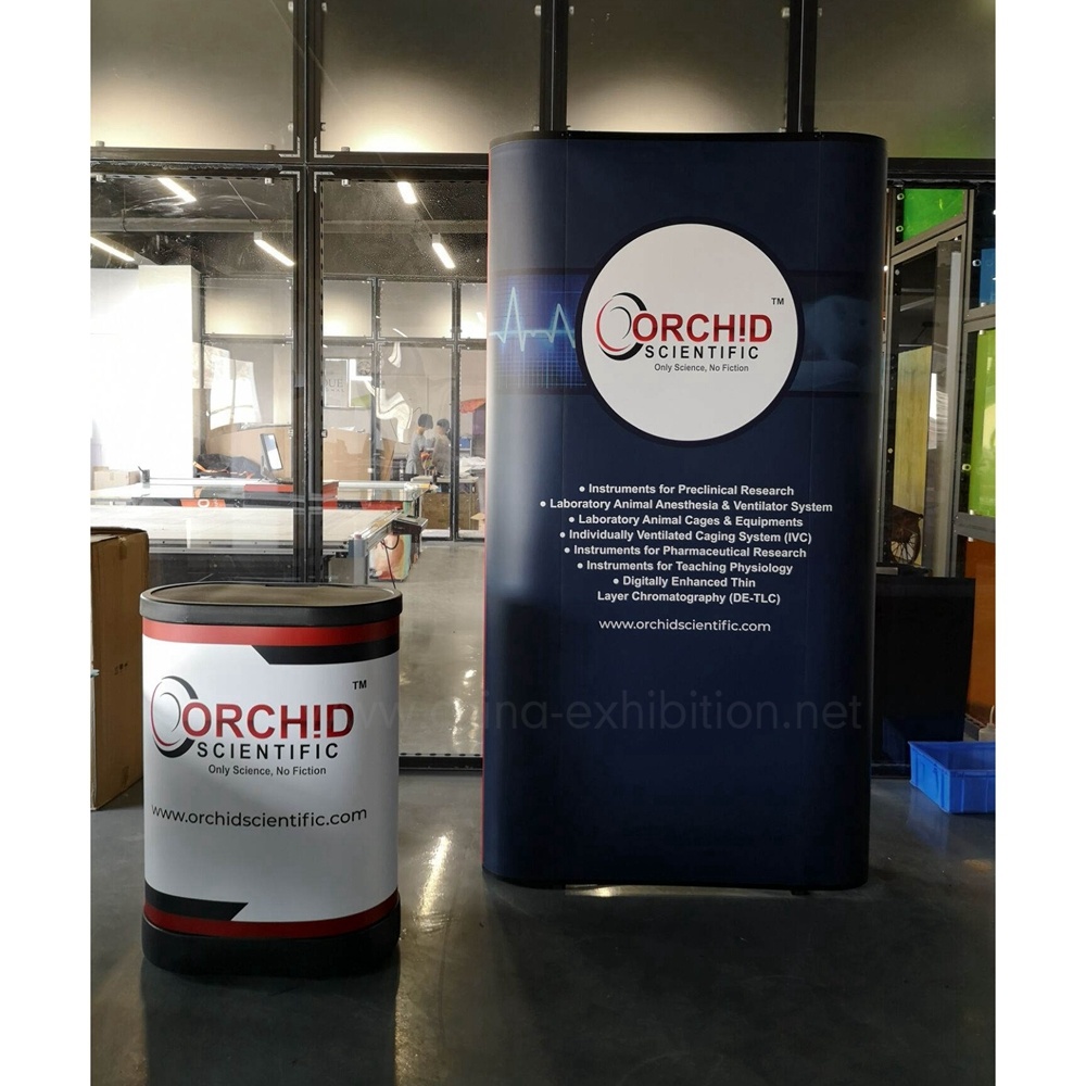 Elegan Aluminium Tampilan Floor Standing Lurus Magnetic 1X3 Pop up