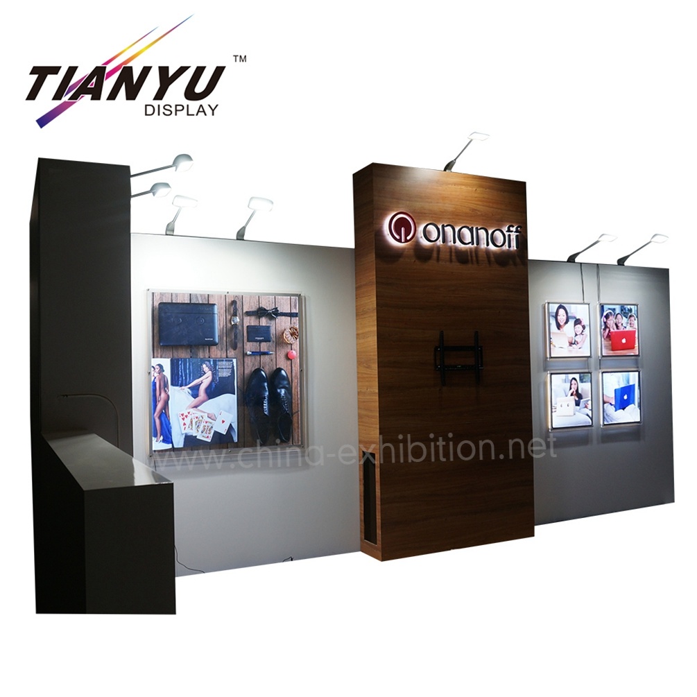 Stand espositivo Shell Scheme 3m X 6m con mostra Stand TV Screen