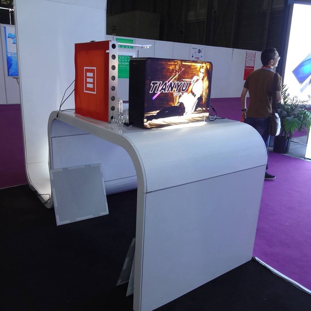 Fornitura di stand per espositori modulari convenzionati