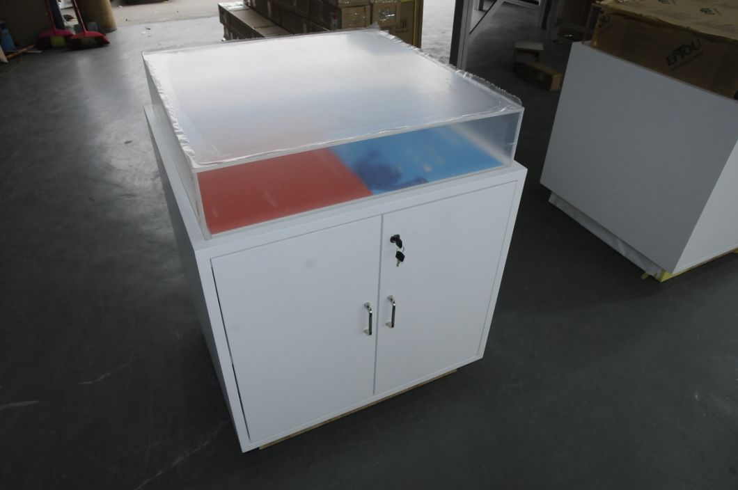 Stand espositivo per espositori in tessuto per tensioni pubblicitarie