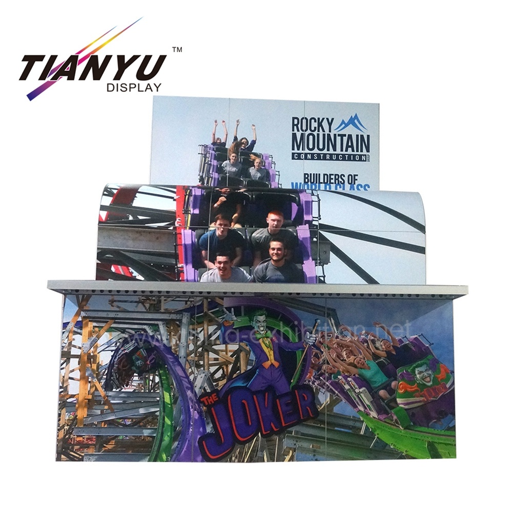 Stand espositivi modulari per parchi giochi in tessuto con grafica a doppia dimensione